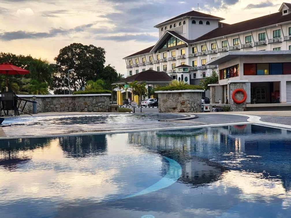 Klana Beach Resort Port Dickson Ngoại thất bức ảnh