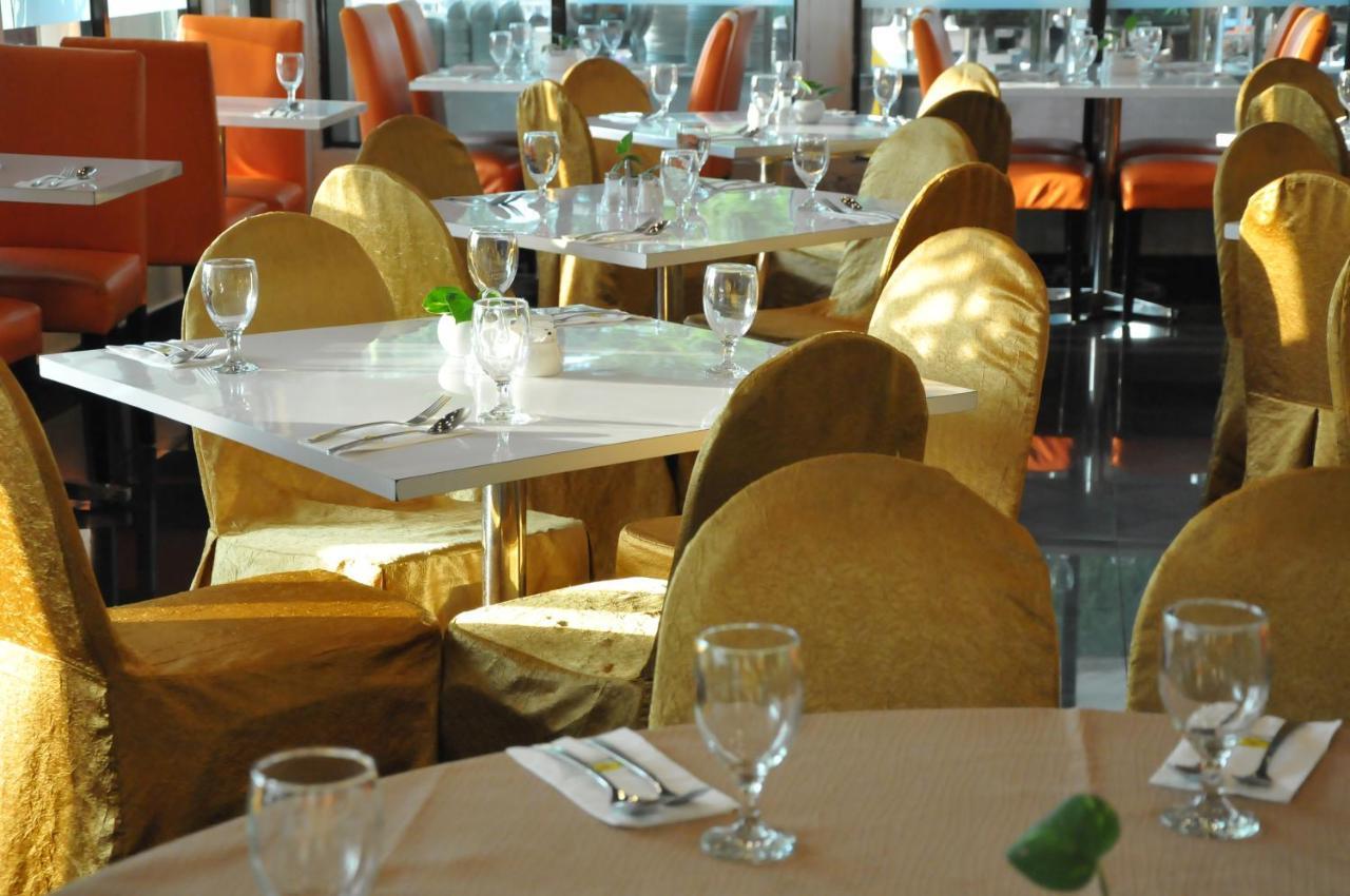 Klana Beach Resort Port Dickson Ngoại thất bức ảnh